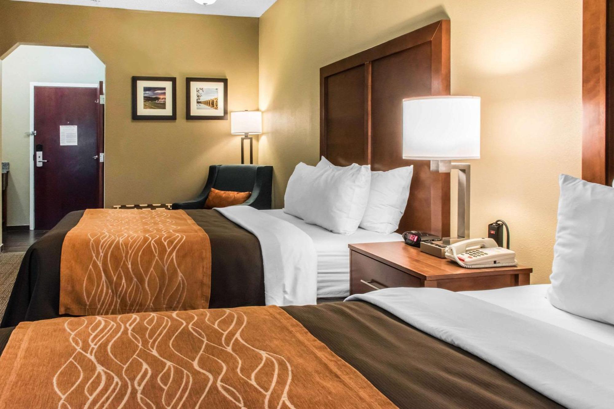 Comfort Lancaster County Inn 3*